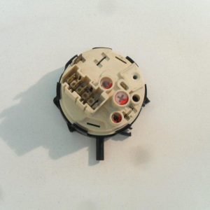 PRESSOSTATO COD. 41019604 PER LAVATRICE CANDY CM2 106-01