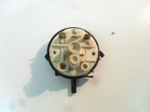 4613 -- 000 (4731) PRESSOSTATO COD. 761634 PER LAVATRICE WHIRLPOOL AWG 324/1