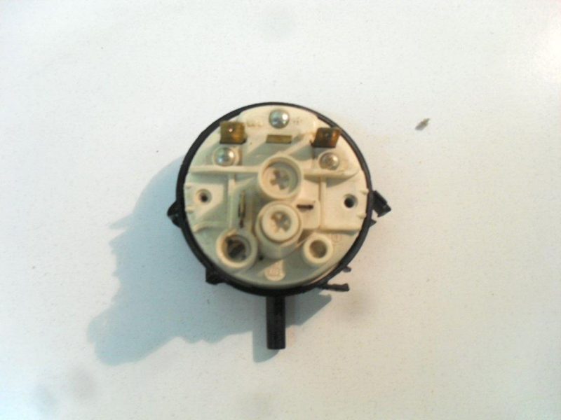 PRESSOSTATO COD. 761634 PER LAVATRICE WHIRLPOOL AWG 324/1