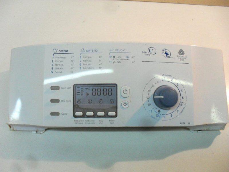 4679 -- 000 (4769) 21010080302 frontale lavatrice ariston avtf129