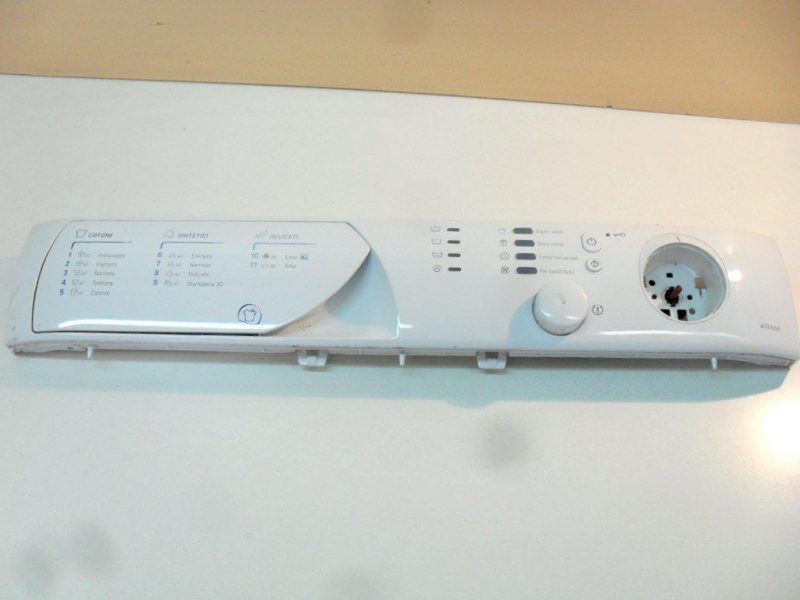 4772 -- 000 (4862) 21500750704 frontale lavatrice ariston avl 66p