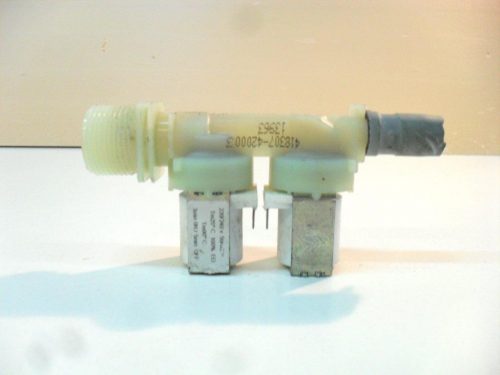 4795 -- 000 (4885) Elettrovalvola lavastoviglie Ariston LI 640 A cod 13963