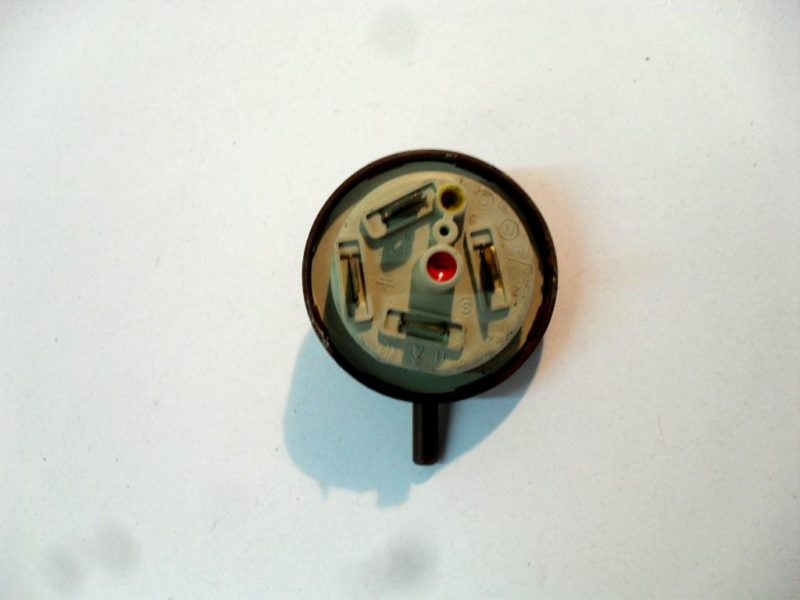 Pressostato lavastoviglie Whirlpool ADG 684/6 cod 461972013731