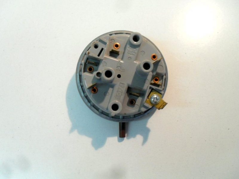 Pressostato lavastoviglie Whirlpool ADG 684/6 cod 53.821215.04