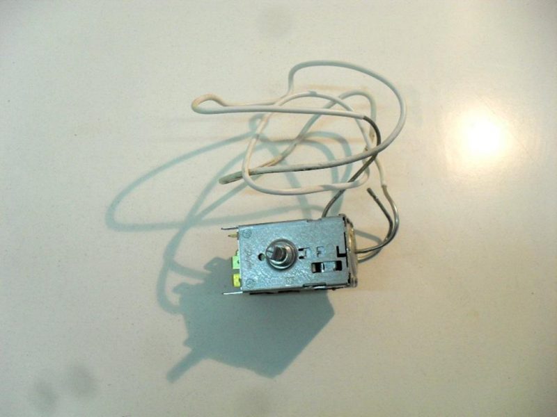 5023 -- 000 (5127) termostato frigorifero kelvinator kav 33 alu