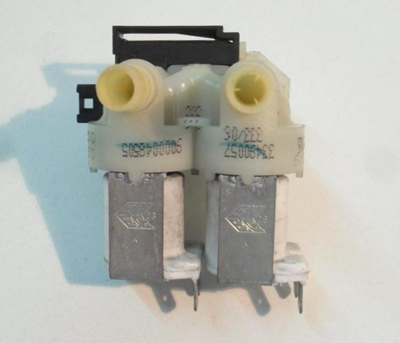 Elettrovalvola lavatrice Bosch WAS24720 cod 9000048505 / 33490057