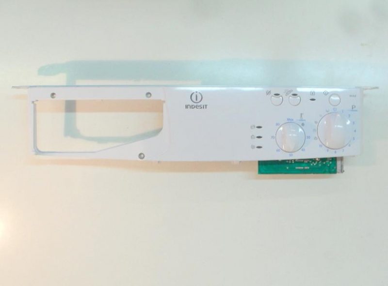 5711 -- 000 (5697) 210109747.02 frontale lavatrice indesit wia8