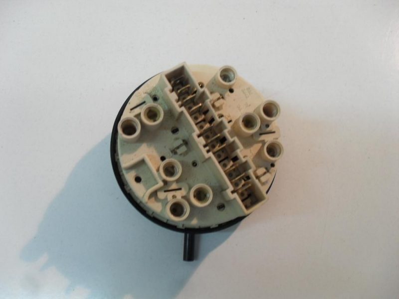 5933 -- 000 (5912) 1247327/0 pressostato lavatrice electrolux ew 1240w