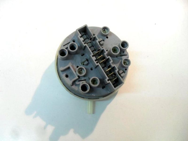 6322 -- 000 (6308) 124.043.393 pressostato lavatrice electrolux ew 505 f
