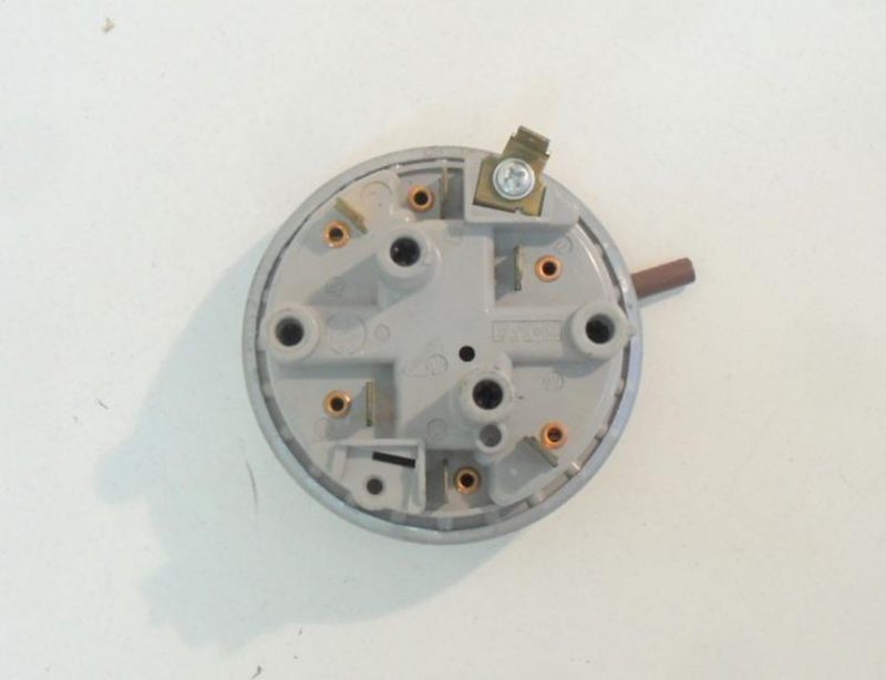 Pressostato lavastoviglie Bauknecht GSI 3374 S cod 53.821215.04