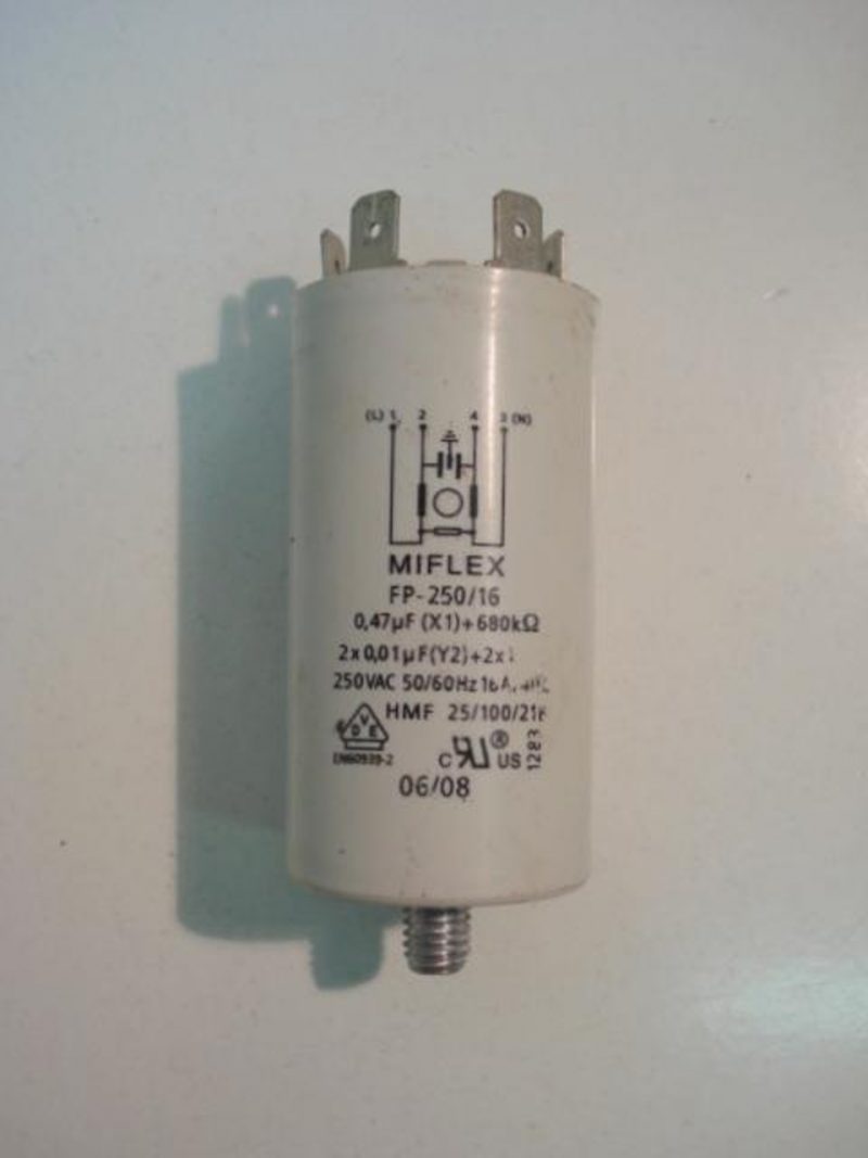 Condensatore lavatrice Smeg LBS106-1 cod fp-250/16