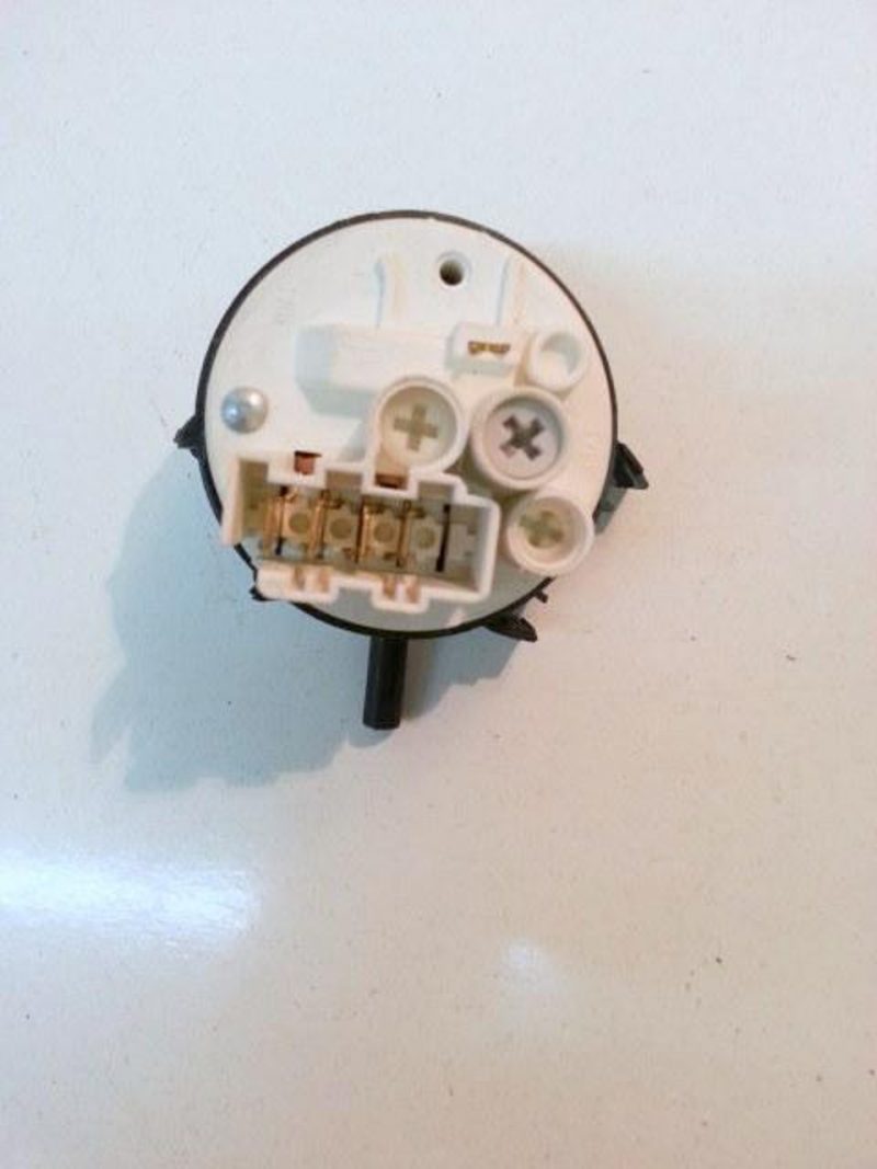 41035075    pressostato   lavatrice candy go 164-86s