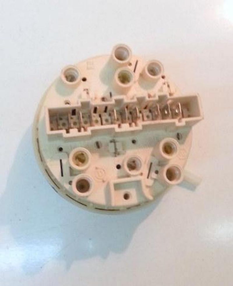 7923 -- 000 (7942) 124732730 pressostato lavatrice rex rlb 5m