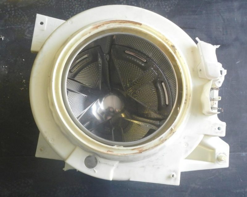 gruppo vasca per lavatrice whirlpool  awo 8126/1