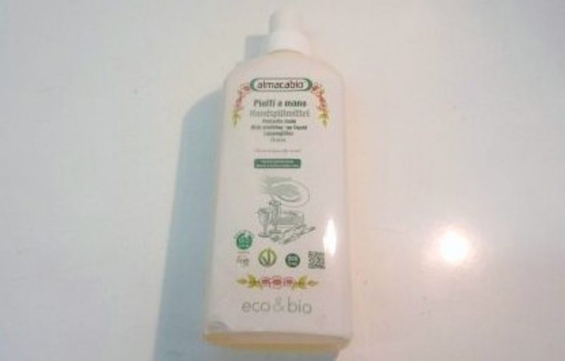 9155 -- 000 (9204) detergente per lavaggio manuale delle stoviglie, ideale per qualsiasi genere di stoviglie, smaltate, in vetro, ceramica, inox, allluminio e plastica