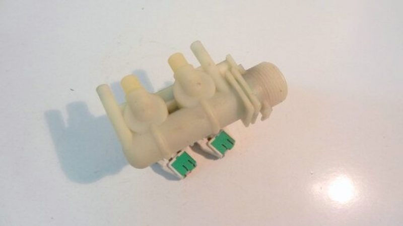 Elettrovalvola lavatrice Indesit WIXXL 86 cod 42706P