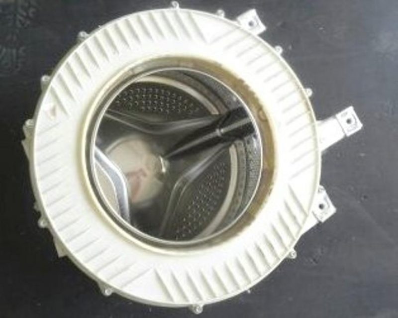 9279 -- 000 (9334) gruppo vasca completo lavatrice haier luna 1050
giri 1000
kg 5