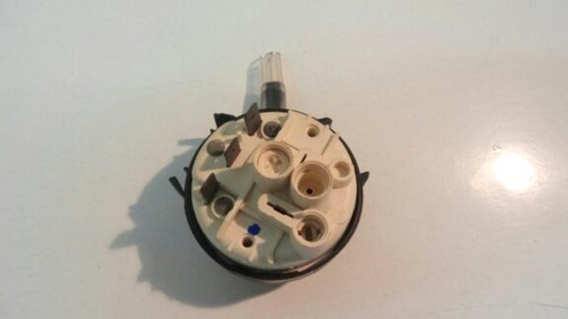 9346 -- 000 (9413) 16000905801 pressostato lavatrice ariston lsi 61