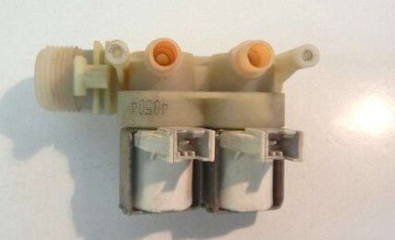 Elettrovalvola lavatrice Indesit WIE 147 cod 40504