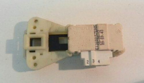 Bloccaporta lavatrice Indesit IWC71051 cod 166001575905
