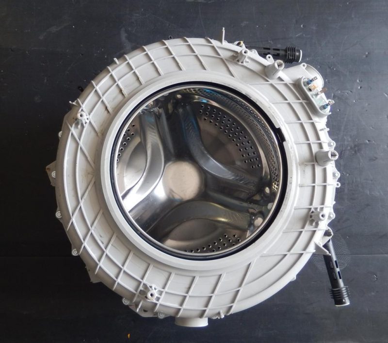 GRUPPO VASCA COMPLETO PER LAVATRICE  SMEG SWM65
chili: 5
Giri: 600