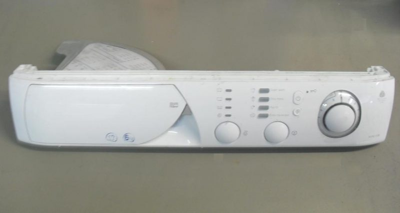 FRONTALE PER LAVATRICE ARISTON AVXL108 COMPLETO DI SCHEDA COMANDI COD. 21010079601 E SELETTORI
