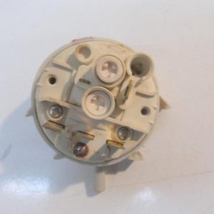 9834 -- 000 (9926) 761633 pressostato lavatrice