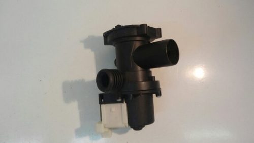 9839 -- 000 (9931) Pompa lavatrice Indesit WI600 cod 56835