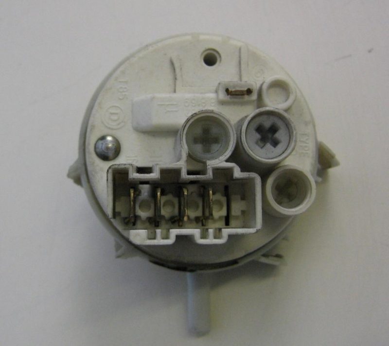 160015915.01   pressostato lavatrice  ariston avsl68