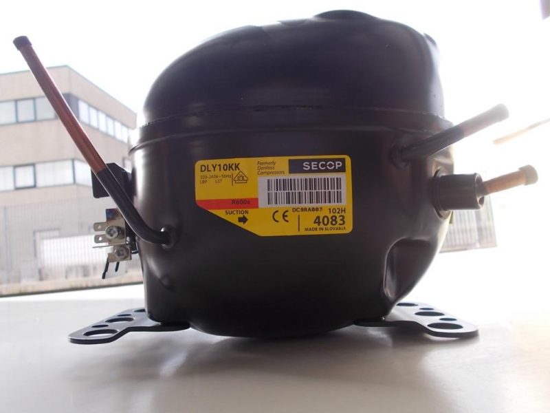 Compressore frigorifero Embraco/Aaspera cod emt40clp-bp1084y / dle10kk