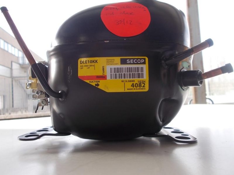 Compressore frigorifero Embraco cod emt40clp-bp1084y / dle10kk