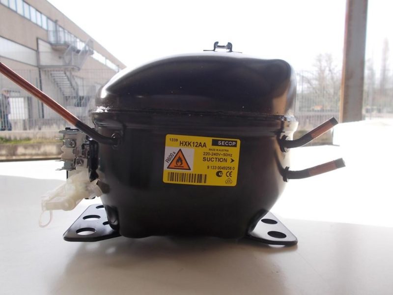 Compressore frigorifero Embraco/Aaspera cod emt40clp-bp1084y / hxk12aa