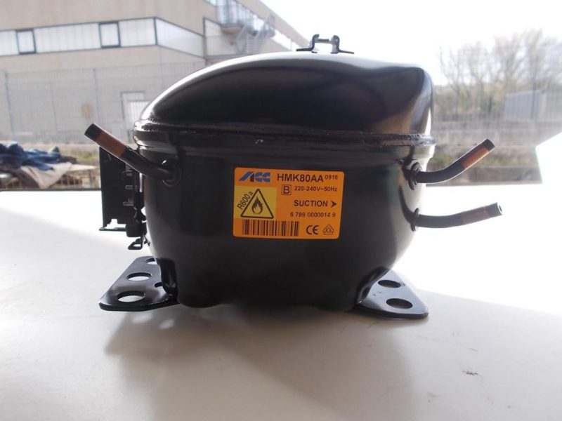 Compressore frigorifero Embraco/Aaspera cod emt40clp-bp1084y / hmk80aa